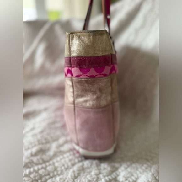 Rare Vintage Coach Pink Wave Limited Edition Patchwork Suede Large Gallery Tote - Picture 6 of 16